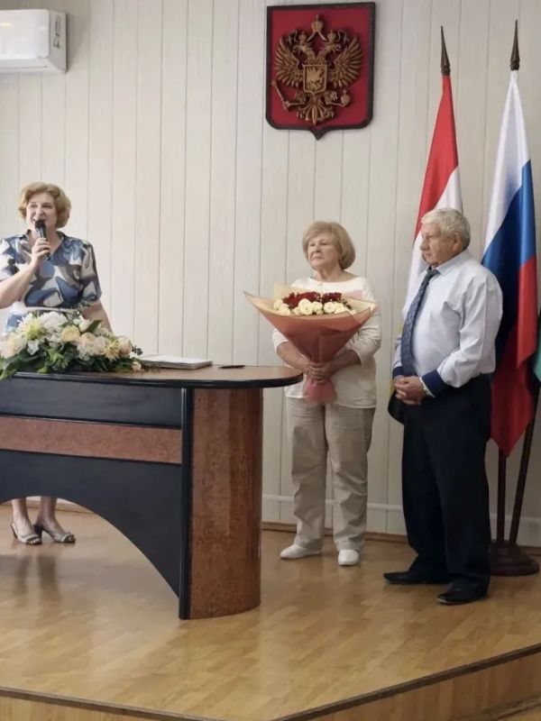 В преддверии Дня семьи, любви и верности в Управлении ЗАГС Администрации Железнодорожного округа г. Курска поздравили супружеские пары, отмечающие 50 и 55-летие совместной жизни В преддверии Дня семьи, любви и верности в Управлении ЗАГС Администрации Железнодорожного округа г. Курска поздравили супружеские пары, отмечающие 50 и 55-летие совместной жизни