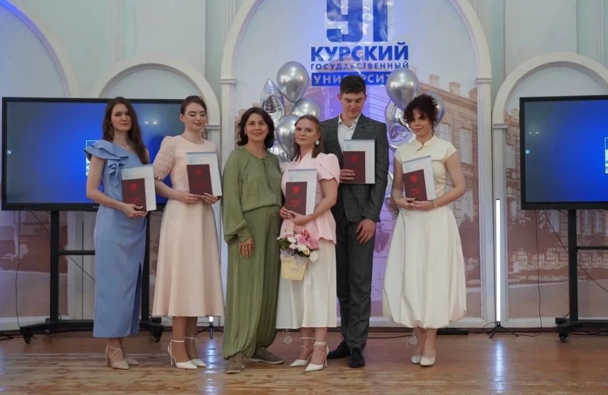 В образовательных организациях Курской области продолжаются выпускные вечера В образовательных организациях Курской области продолжаются выпускные вечера