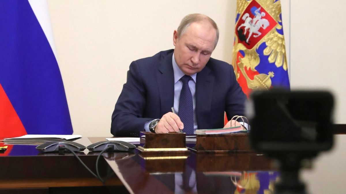Президент Владимир Путин подписал закон, который упрощает правила работы для малого бизнеса