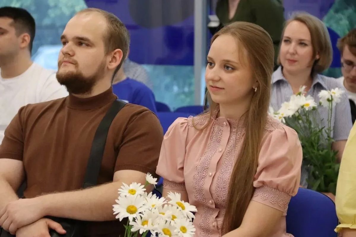 В Штабе общественной поддержки Единой России обсудили секреты семейного счастья В Штабе общественной поддержки Единой России обсудили секреты семейного счастья