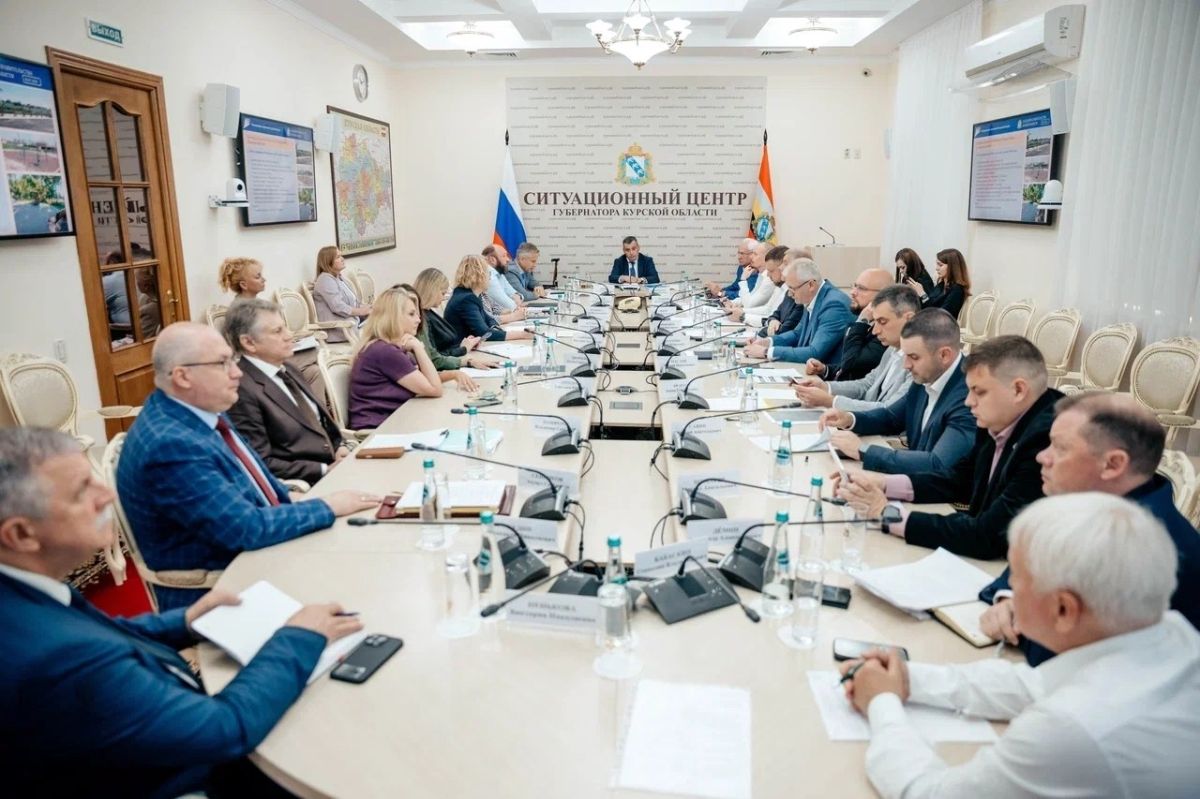 Сегодня состоялось заседание Правительства Курской области под руководством губернатора Курской области Александра Евсеевича Хинштейна Сегодня состоялось заседание Правительства Курской области под руководством губернатора Курской области Александра Евсеевича Хинштейна