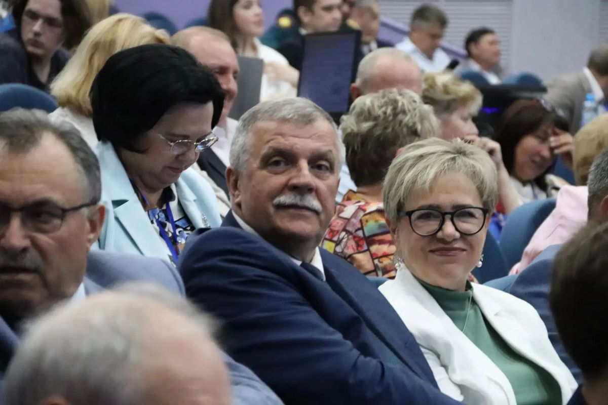 Курские единороссы приняли решение о выдвижении кандидатов в областную Думу Курские единороссы приняли решение о выдвижении кандидатов в областную Думу