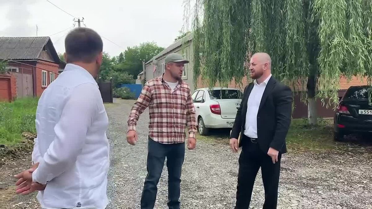На улице Суворова в городе Сунжа продолжается комплексное благоустройство