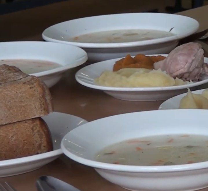 В школах и детсадах Курской области нашли просроченные продукты и нарушения хранения