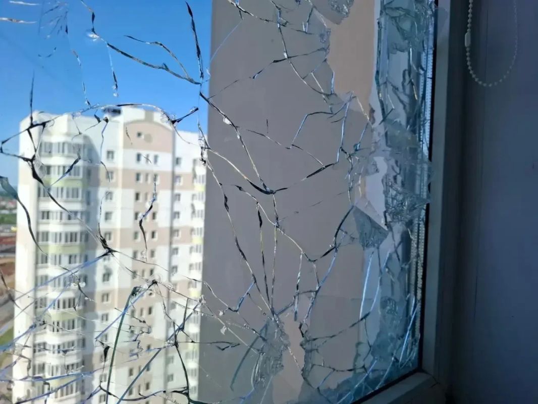 Ночная атака ВСУ: в Курске пострадали 5 домов, 16 автомобилей и 7 квартир Ночная атака ВСУ: в Курске пострадали 5 домов, 16 автомобилей и 7 квартир