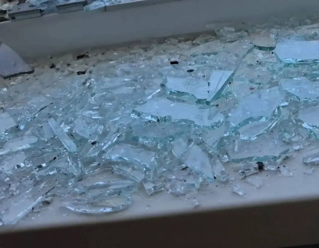 Уточнённые данные по ночной атаке БПЛА в Центральном и Железнодорожном округах Курска публикует губернатор Уточнённые данные по ночной атаке БПЛА в Центральном и Железнодорожном округах Курска публикует губернатор