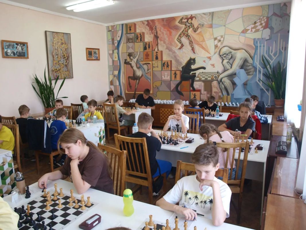 «КУРСКИЕ ЛЬВЫ» С КУБКОМ. В Орле прошел Всероссийский шахматный фестиваль «Славянские корни» «КУРСКИЕ ЛЬВЫ» С КУБКОМ. В Орле прошел Всероссийский шахматный фестиваль «Славянские корни»