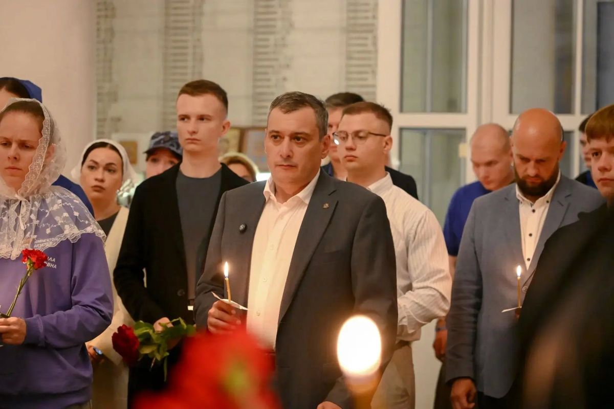В Курске почтили память погибших при атаке БПЛА на городской пляж год назад В Курске почтили память погибших при атаке БПЛА на городской пляж год назад