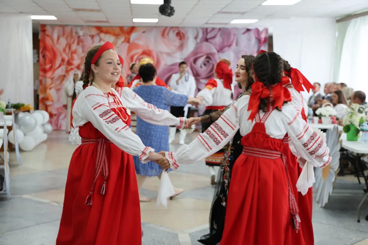 Сегодня в Железногорском районе отметили День семьи, любви и верности Сегодня в Железногорском районе отметили День семьи, любви и верности