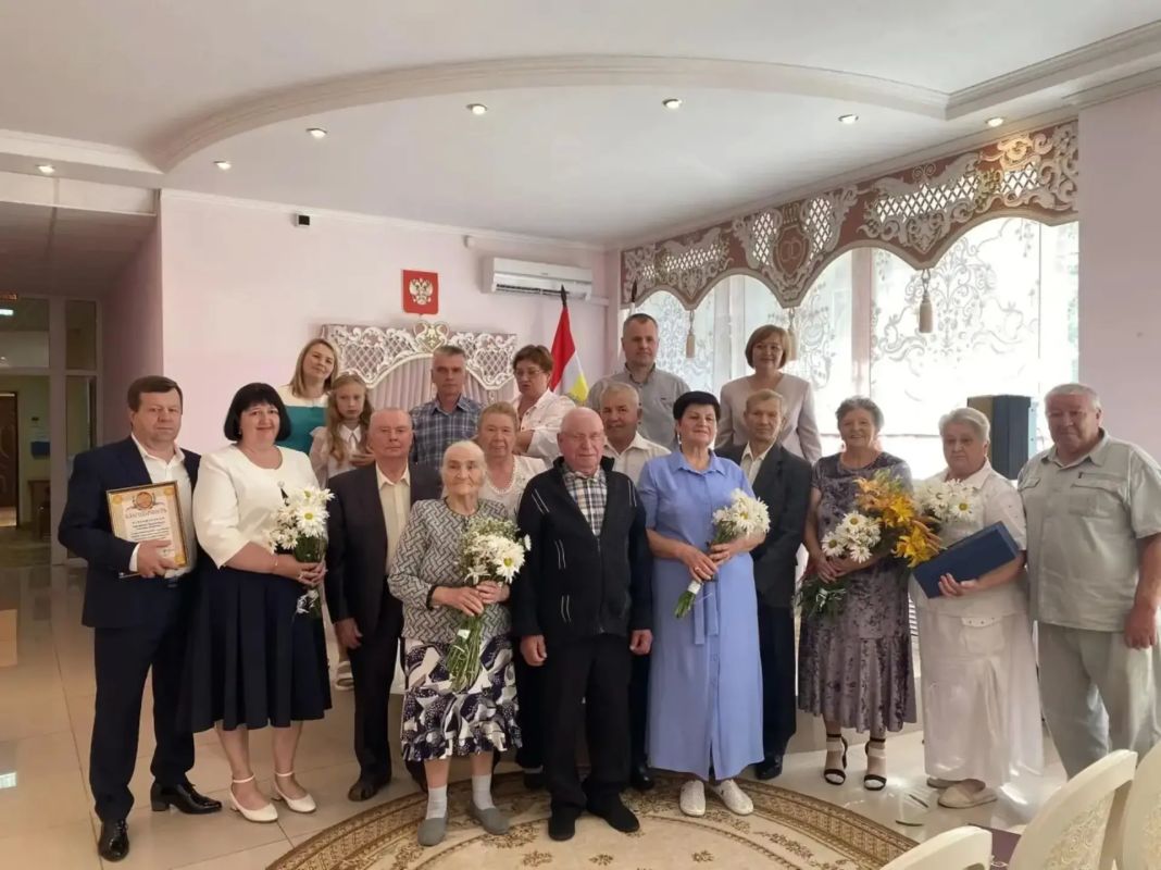 Тепло сердец: Золотухинский район отметил День семьи, любви и верности! Тепло сердец: Золотухинский район отметил День семьи, любви и верности!