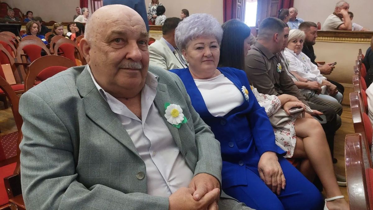 «Любить, уважать и уметь прощать»: куряне поделились секретами семейного счастья «Любить, уважать и уметь прощать»: куряне поделились секретами семейного счастья