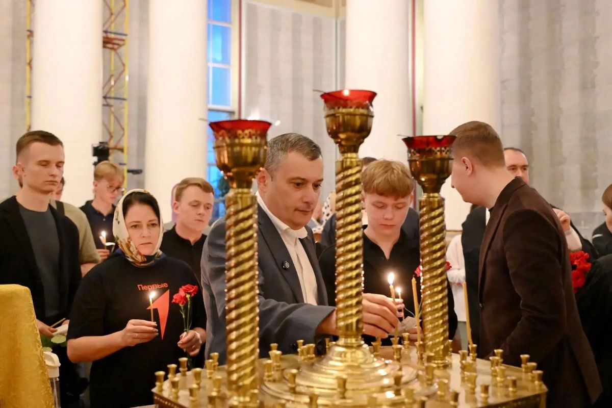 В Курске почтили память погибших при атаке БПЛА на городской пляж год назад В Курске почтили память погибших при атаке БПЛА на городской пляж год назад
