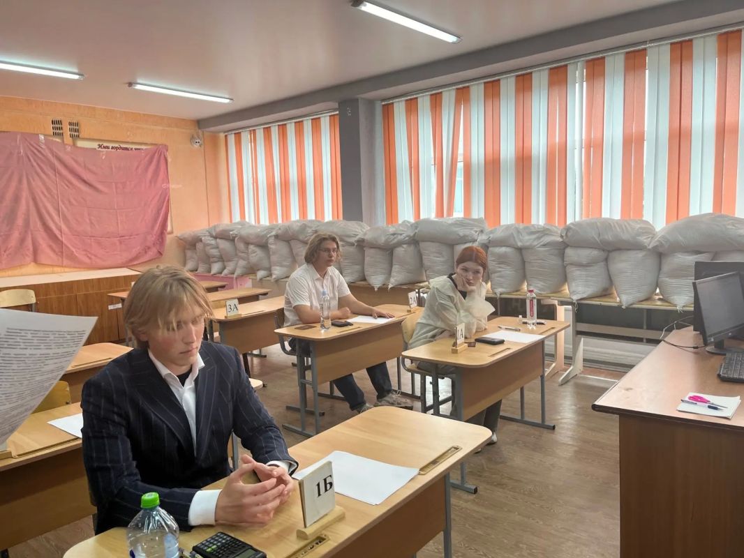 125 курских выпускников пересдают ЕГЭ 125 курских выпускников пересдают ЕГЭ