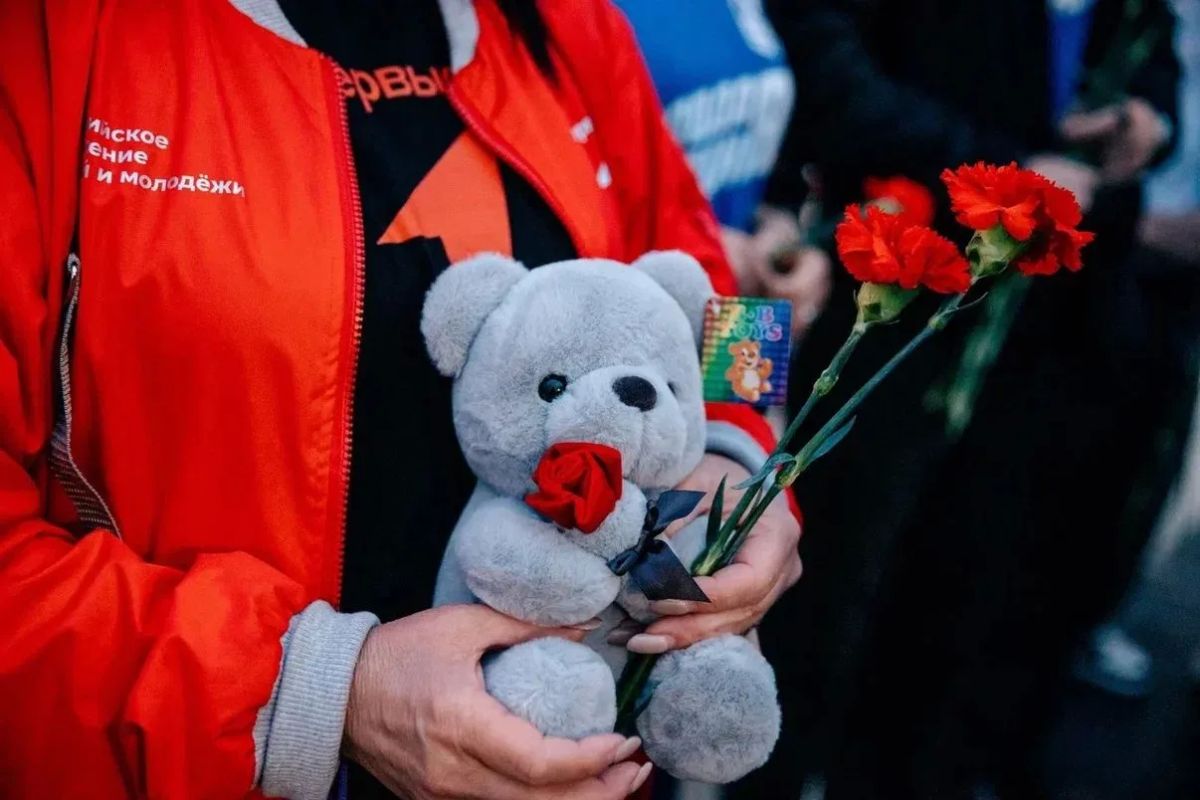 Поздним вечером 8 июля 2025 года ВСУ нанесли удар по пляжу в центре Курска, унеся жизни 4 человек, в том числе пятилетнего Толи Минашкина Поздним вечером 8 июля 2025 года ВСУ нанесли удар по пляжу в центре Курска, унеся жизни 4 человек, в том числе пятилетнего Толи Минашкина