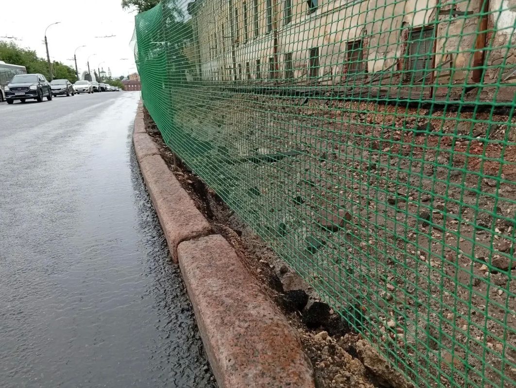 В Курске тротуар на Сонина отремонтируют к 20 августа В Курске тротуар на Сонина отремонтируют к 20 августа
