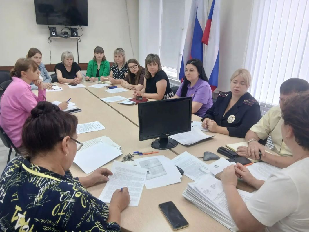 09.07.2026 в Администрации Октябрьского района Курской области состоялось очередное заседание комиссии по делам несовершеннолетних и защите их права, на заседании комиссии рассматривались 17 административных протоколов за...