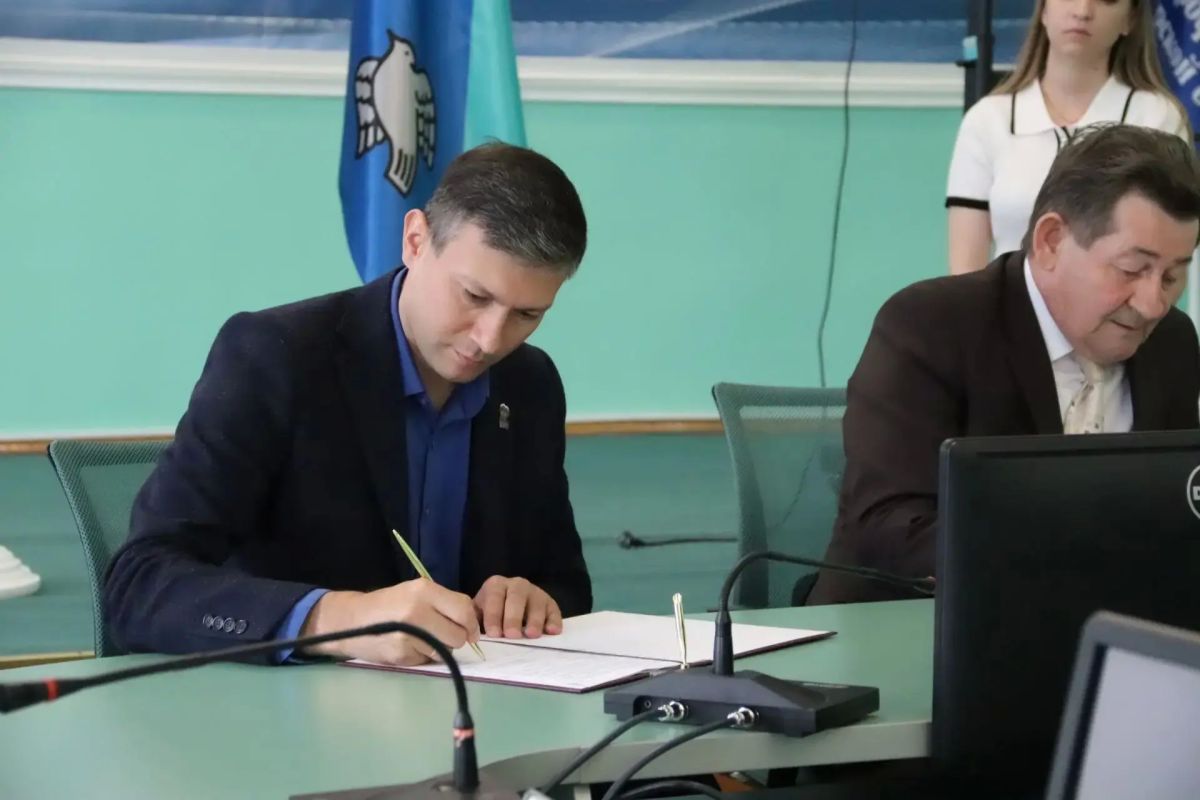 Сотрудничество о взаимодействии Единая Россия и Общественная палата РФ закрепили Соглашением Сотрудничество о взаимодействии Единая Россия и Общественная палата РФ закрепили Соглашением