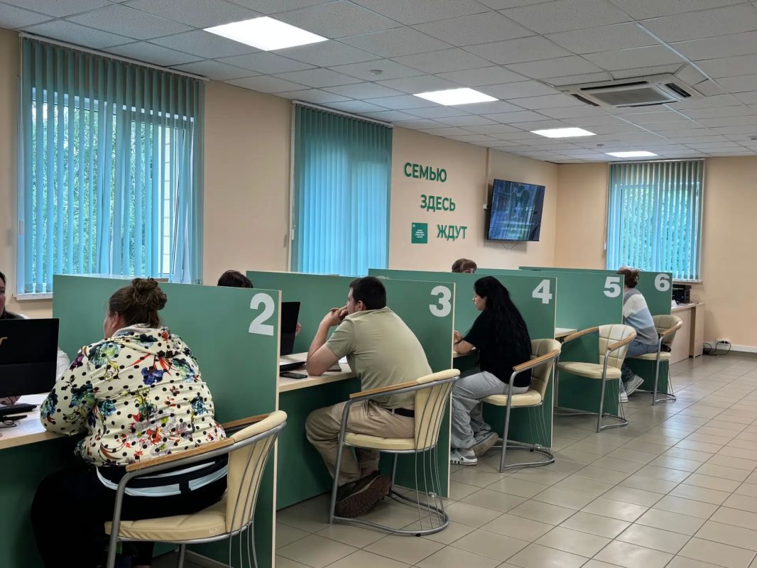 Курская область в 2023 году вошла в число пилотных регионов, где на базе организаций социального обслуживания семьи и детей создаются семейные МФЦ Курская область в 2023 году вошла в число пилотных регионов, где на базе организаций социального обслуживания семьи и детей создаются семейные МФЦ