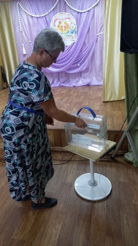 БЛАГОТВОРИТЕЛЬНЫЙ КОНЦЕРТ. В Чермошнянском сельском Доме культуры прошёл благотворительный концерт ко Дню семьи, любви и верности БЛАГОТВОРИТЕЛЬНЫЙ КОНЦЕРТ. В Чермошнянском сельском Доме культуры прошёл благотворительный концерт ко Дню семьи, любви и верности