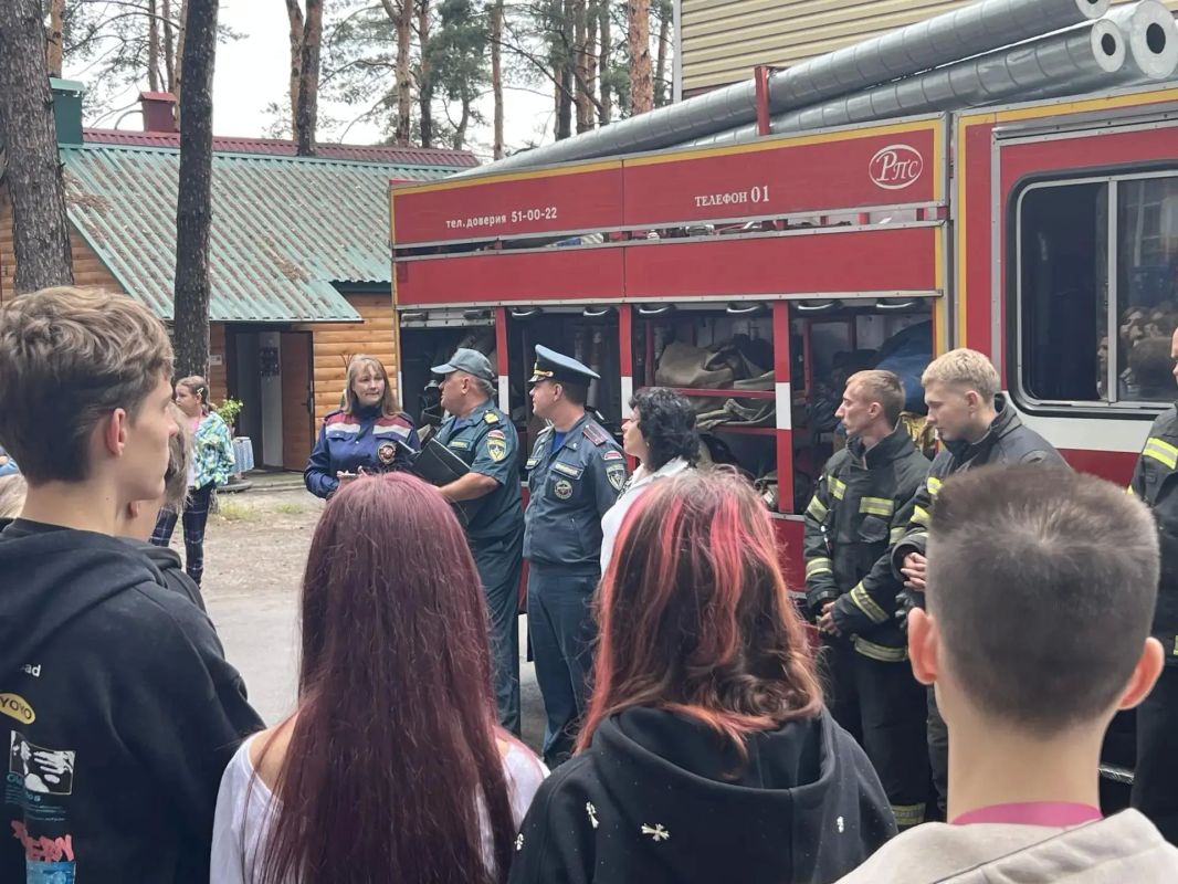 Комплексные занятия по безопасности прошли в лагерях имени Валентины Терешковой и Зои Космодемьянской