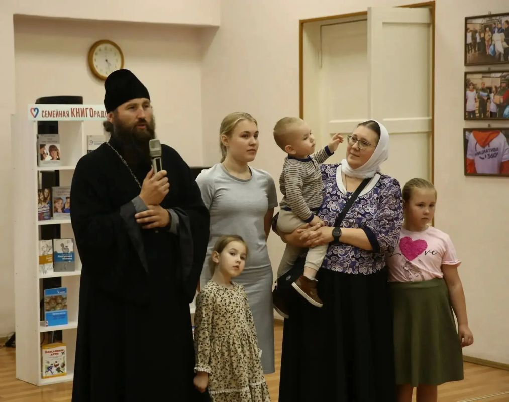 В Курске прошла очередная встреча по программе «Россия начинается с Семьи» В Курске прошла очередная встреча по программе «Россия начинается с Семьи»
