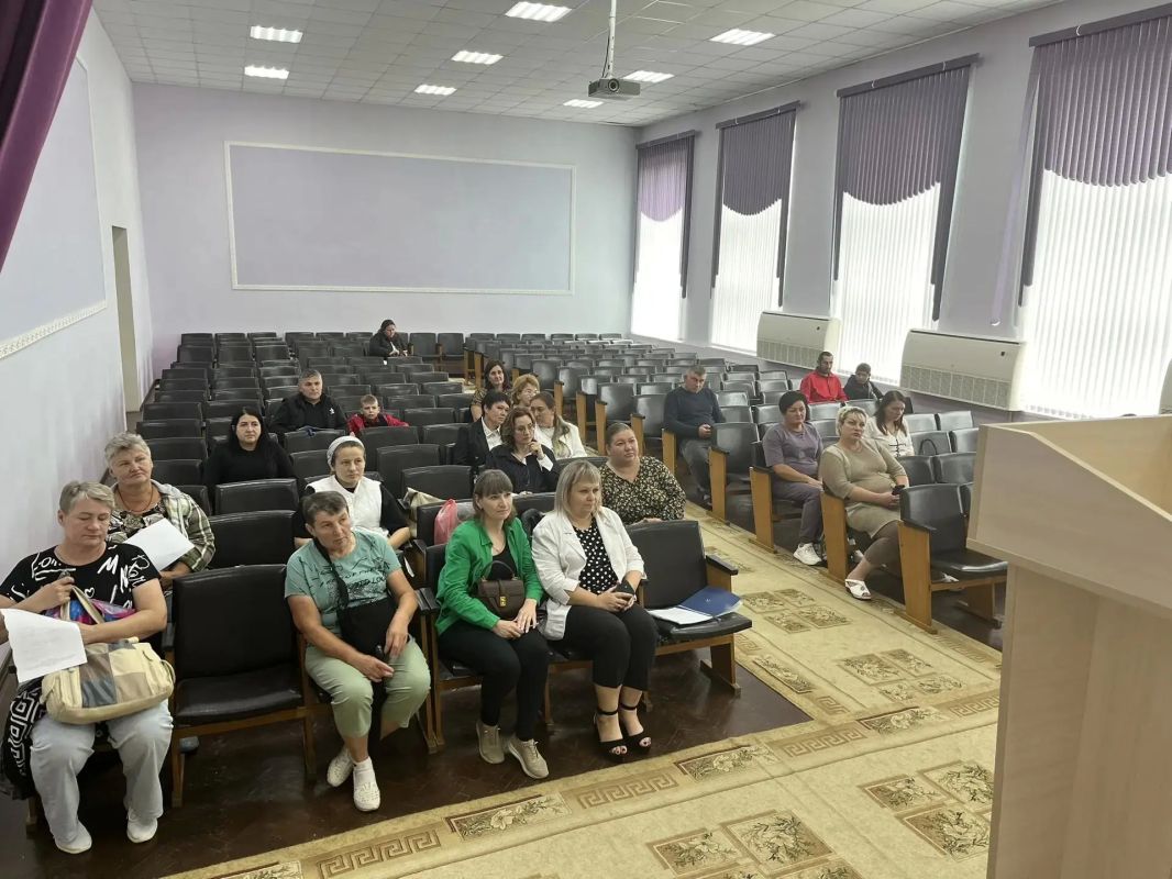 9 июля в Актовом зале Администрации Октябрьского района Курской области, в связи со Всероссийской неделей правовой помощи прошло собрание опекунов, попечителей и приемных родителей района 9 июля в Актовом зале Администрации Октябрьского района Курской области, в связи со Всероссийской неделей правовой помощи прошло собрание опекунов, попечителей и приемных родителей района