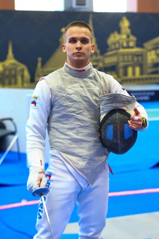РАПИРИСТЫ - НОВЫЕ МАСТЕРА СПОРТА РАПИРИСТЫ - НОВЫЕ МАСТЕРА СПОРТА