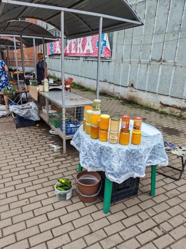Комитет экономического развития и предпринимательства Администрации города Курска совместно с сотрудниками Управления Федеральной налоговой службы по Курской области и территориальным отделом УМВД России по г. Курску провели... Комитет экономического развития и предпринимательства Администрации города Курска совместно с сотрудниками Управления Федеральной налоговой службы по Курской области и территориальным отделом УМВД России по г. Курску провели...