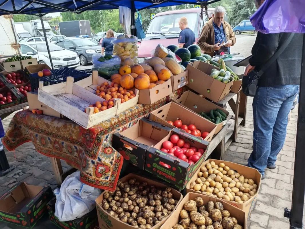Комитет экономического развития и предпринимательства Администрации города Курска совместно с сотрудниками Управления Федеральной налоговой службы по Курской области и территориальным отделом УМВД России по г. Курску провели... Комитет экономического развития и предпринимательства Администрации города Курска совместно с сотрудниками Управления Федеральной налоговой службы по Курской области и территориальным отделом УМВД России по г. Курску провели...