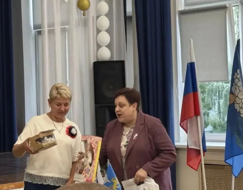 рамках XXXVI Марша Мира, посвященного Году единства народов России и 65-летию Российского фонда мира, состоялось подписание соглашений о сотрудничестве между образовательными организациями Курска, Пскова и Великого Новгорода: рамках XXXVI Марша Мира, посвященного Году единства народов России и 65-летию Российского фонда мира, состоялось подписание соглашений о сотрудничестве между образовательными организациями Курска, Пскова и Великого Новгорода: