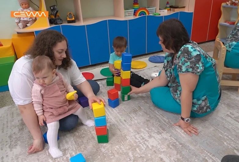 «Няни особого назначения». В рамках нашего совместного проекта с телерадиокомпанией «Сейм» — «Посмотрим, почитаем» — мы заглянули в семьи, где каждый день на помощь приходит социальная няня