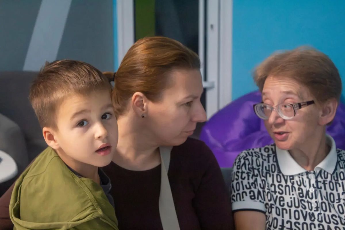 На базе городского молодежного центре социальных программ «Спектр» прошел полезный мастер-класс для родителей На базе городского молодежного центре социальных программ «Спектр» прошел полезный мастер-класс для родителей