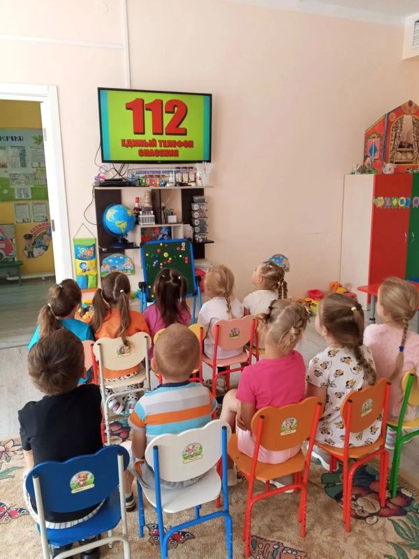 В старших группах МКДОУ "Верхнелюбажский детский сад "Солнышко" прошли тематические занятия на тему «Осторожно, терроризм!» В старших группах МКДОУ "Верхнелюбажский детский сад "Солнышко" прошли тематические занятия на тему «Осторожно, терроризм!»
