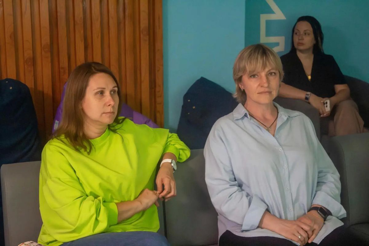 На базе городского молодежного центре социальных программ «Спектр» прошел полезный мастер-класс для родителей На базе городского молодежного центре социальных программ «Спектр» прошел полезный мастер-класс для родителей