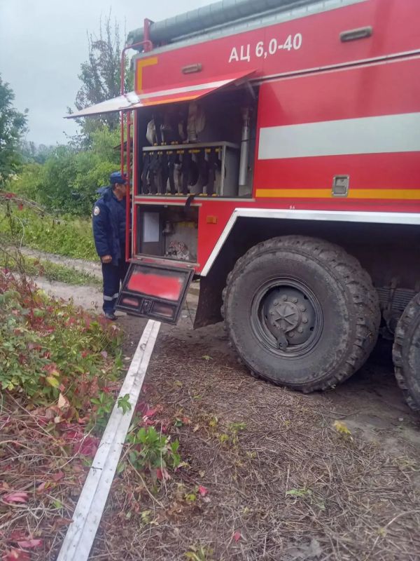 Огнеборцы ПЧ Обоянского района на тушении пожара Огнеборцы ПЧ Обоянского района на тушении пожара