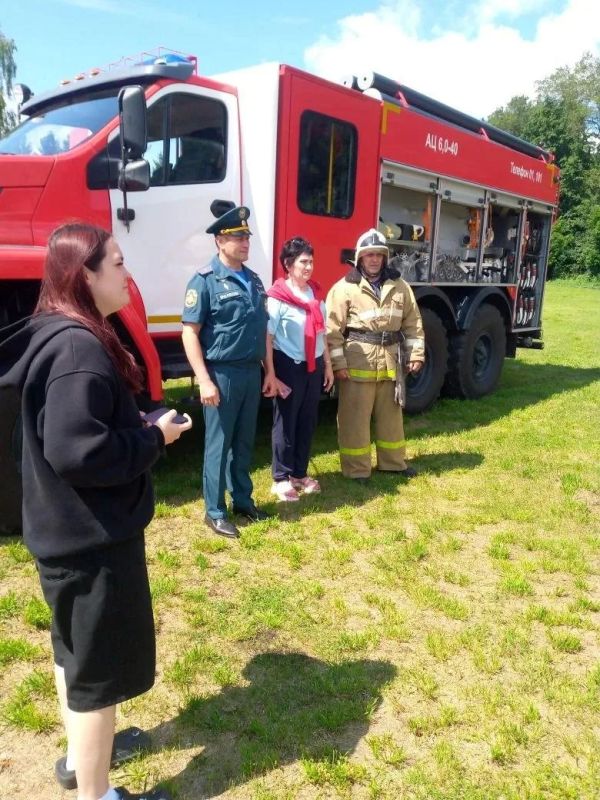 Огнеборцы Пристенского района провели инструктаж в лагере "Орлёнок" Огнеборцы Пристенского района провели инструктаж в лагере "Орлёнок"