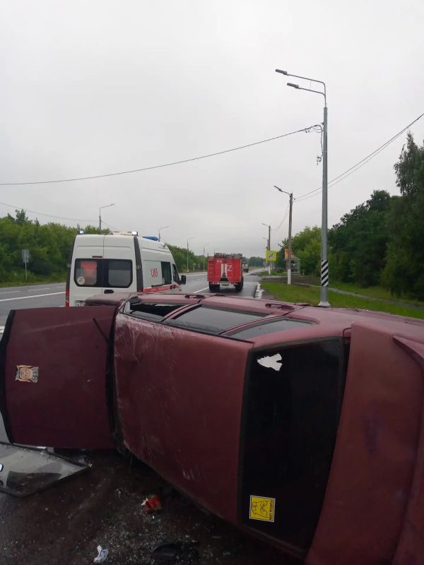 Огнеборцы ПЧ Октябрьского района на ДТП Огнеборцы ПЧ Октябрьского района на ДТП