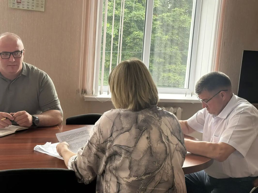 Совместно с МО МВД "Льговский", ОНД по г. Льгову и Льговскому району, военным комиссариатом и сотрудниками Администрации провели очередное заседание антитеррористической комиссии Льговского района Курской области Совместно с МО МВД "Льговский", ОНД по г. Льгову и Льговскому району, военным комиссариатом и сотрудниками Администрации провели очередное заседание антитеррористической комиссии Льговского района Курской области