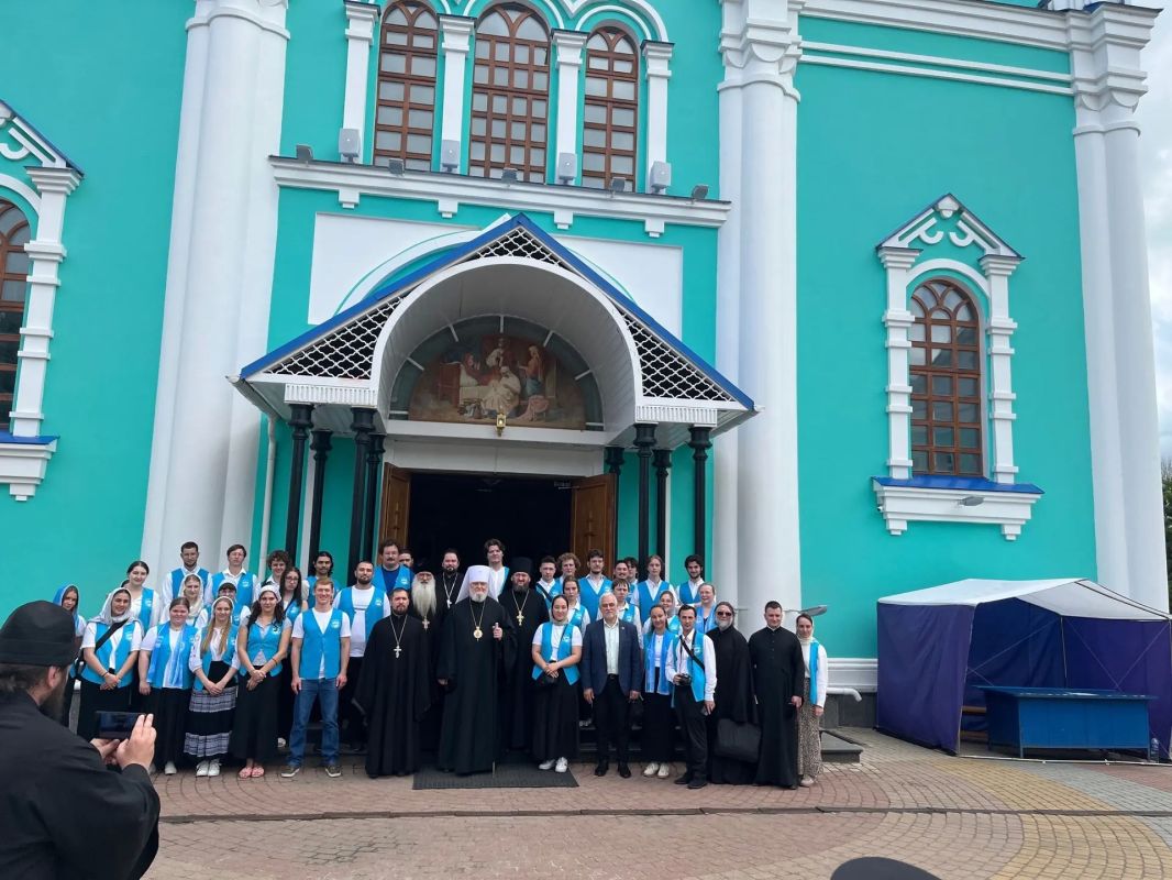 В Курской области стартовал XVIII Международный съезд «Содружество православной молодежи» Съезд проходит в 18-й раз, его посвятили Году единства народов России и 600-летию преставления преподобного Никона, игумена... В Курской области стартовал XVIII Международный съезд «Содружество православной молодежи» Съезд проходит в 18-й раз, его посвятили Году единства народов России и 600-летию преставления преподобного Никона, игумена...