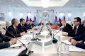Принял участие в совещании, посвящённом выполнению программ дорожных работ за первое полугодие 2026 года