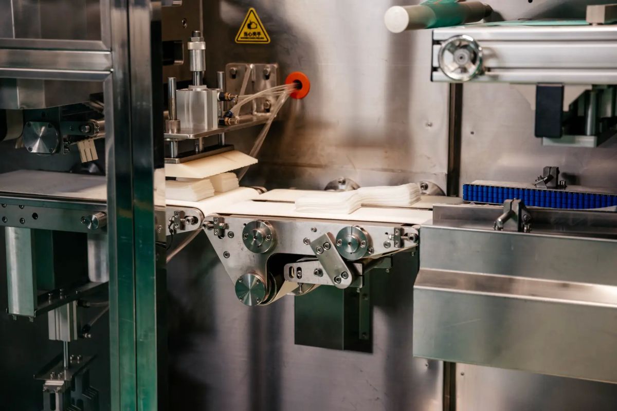 Курскую область с рабочим визитом посетил статс-секретарь — заместитель министра промышленности и торговли России Роман Чекушов Курскую область с рабочим визитом посетил статс-секретарь — заместитель министра промышленности и торговли России Роман Чекушов