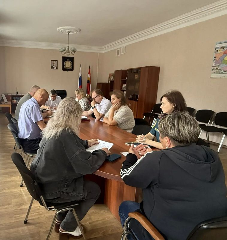 Совместно с МО МВД "Льговский", ОНД по г. Льгову и Льговскому району, военным комиссариатом и сотрудниками Администрации провели очередное заседание антитеррористической комиссии Льговского района Курской области Совместно с МО МВД "Льговский", ОНД по г. Льгову и Льговскому району, военным комиссариатом и сотрудниками Администрации провели очередное заседание антитеррористической комиссии Льговского района Курской области