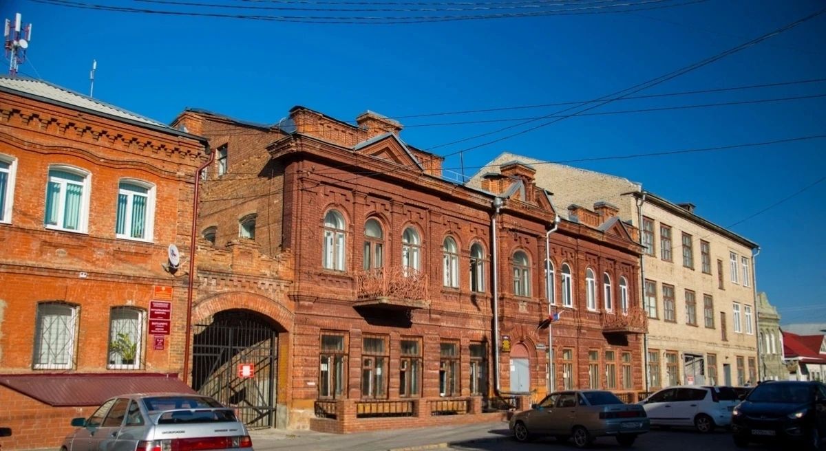 Знаете ли вы, какая связь объединяет шедевры супрематизма Казимира Малевича и здание в центре Курска? Знаете ли вы, какая связь объединяет шедевры супрематизма Казимира Малевича и здание в центре Курска?