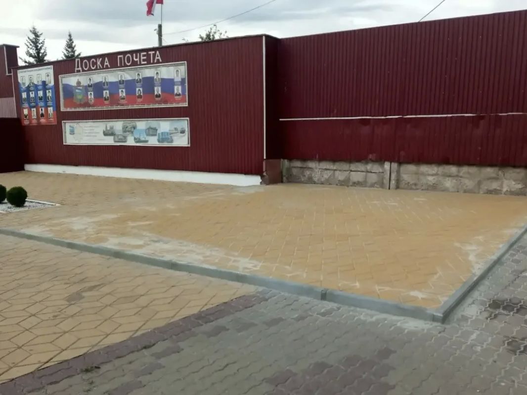 В поселке Солнцево благоустроили общественную территорию В поселке Солнцево благоустроили общественную территорию
