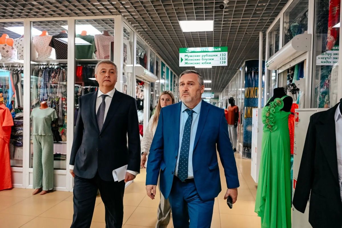 Статс-секретарь – заместитель Министра также посетил гипермаркет «Лента», который ежесуточно посещают свыше 6 тысяч курян Статс-секретарь – заместитель Министра также посетил гипермаркет «Лента», который ежесуточно посещают свыше 6 тысяч курян