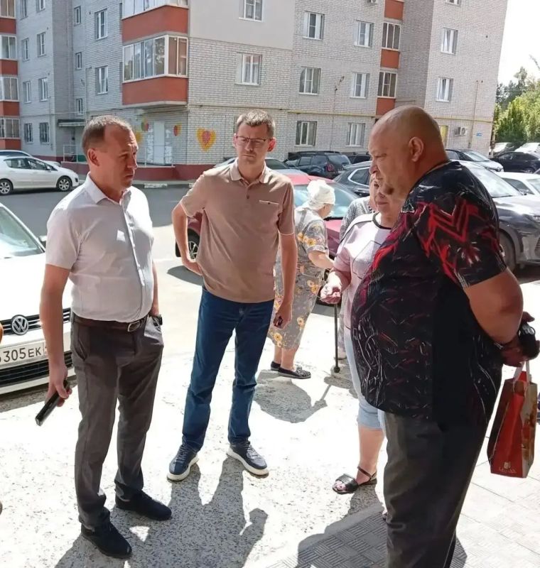 В Курске на 1-й Агрегатной ремонтируют коллектор и проверяют воду В Курске на 1-й Агрегатной ремонтируют коллектор и проверяют воду