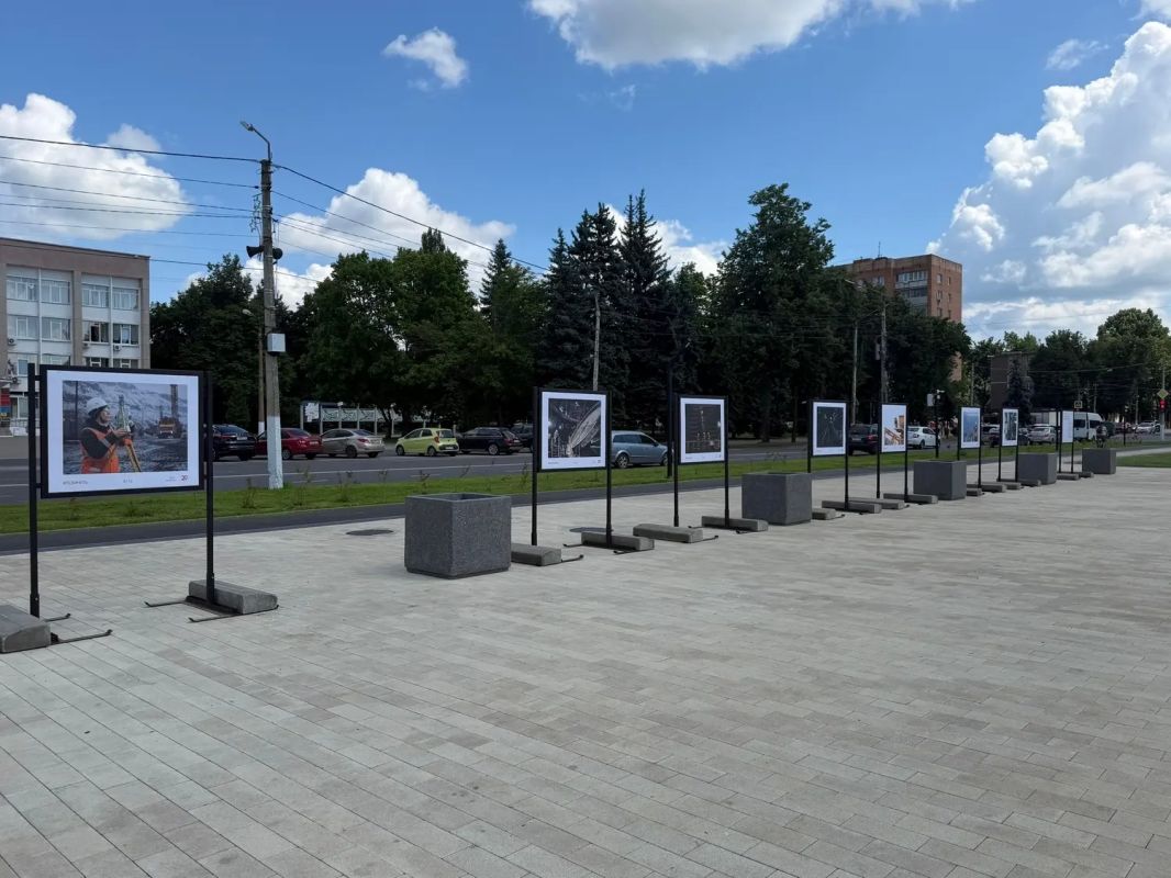 В преддверии Дня металлурга на площади культурно-досугового центра «Русь» открылась тематическая выставка, посвященная людям горняцких и металлургических профессий В преддверии Дня металлурга на площади культурно-досугового центра «Русь» открылась тематическая выставка, посвященная людям горняцких и металлургических профессий