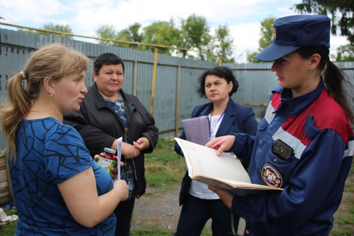 В рамках комплексной межведомственной профилактической операции “Подросток” состоялся очередной выездной рейд по семьям Черемисиновского района, находящимся в социально опасном положении, трудной жизненной ситуации, другим... В рамках комплексной межведомственной профилактической операции “Подросток” состоялся очередной выездной рейд по семьям Черемисиновского района, находящимся в социально опасном положении, трудной жизненной ситуации, другим...