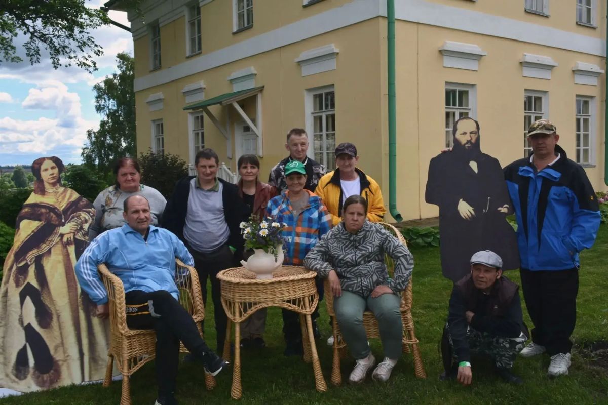 Получатели социальных услуг Букреевского дома социального обслуживания посетили усадьбу Афанасия Фета Получатели социальных услуг Букреевского дома социального обслуживания посетили усадьбу Афанасия Фета