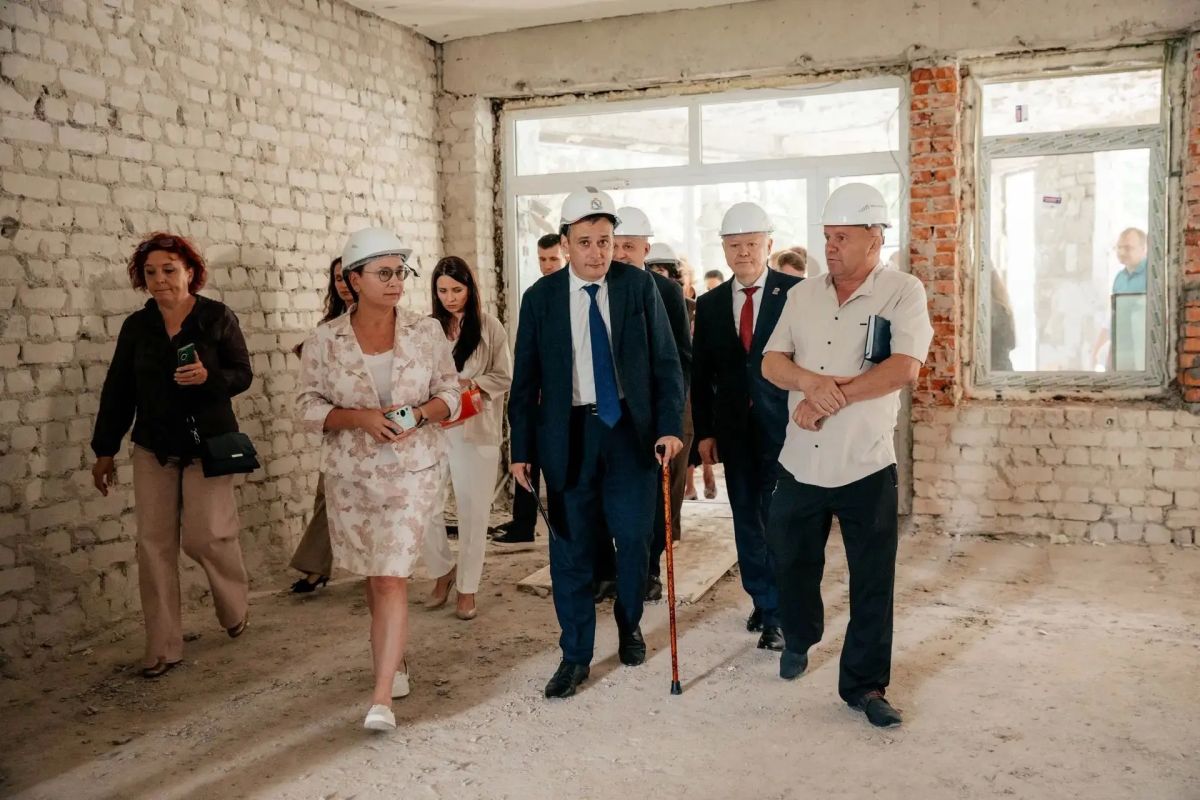 Вчера Александр Хинштейн работал в городе Железногорск: